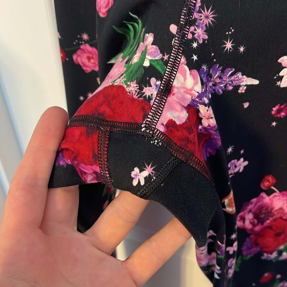 Victorias Secret LONG Flow Leggings - Picture 3 of 7